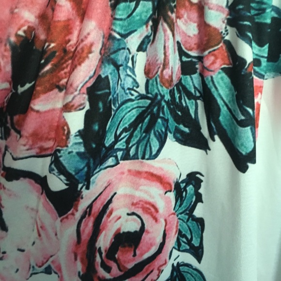 Floral Maxi in White - Picture 2 of 3